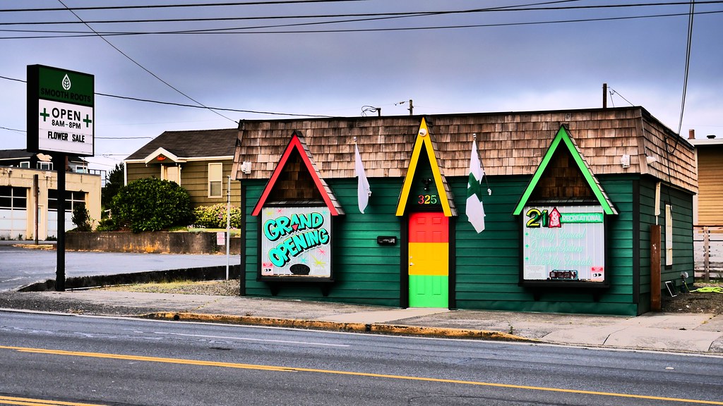 Smooth Roots Cannabis Dispensary in Lincoln City, Oregon